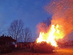 Weihnachtsbaumverbrennen_Renneritz_201320130112_DSC04779_1024_768