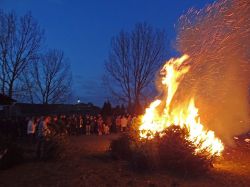 Weihnachtsbaumverbrennen_Renneritz_201320130112_DSC04784_1024_768