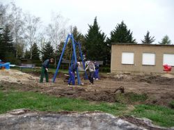 Spielplatzbau_20110408_P1010971